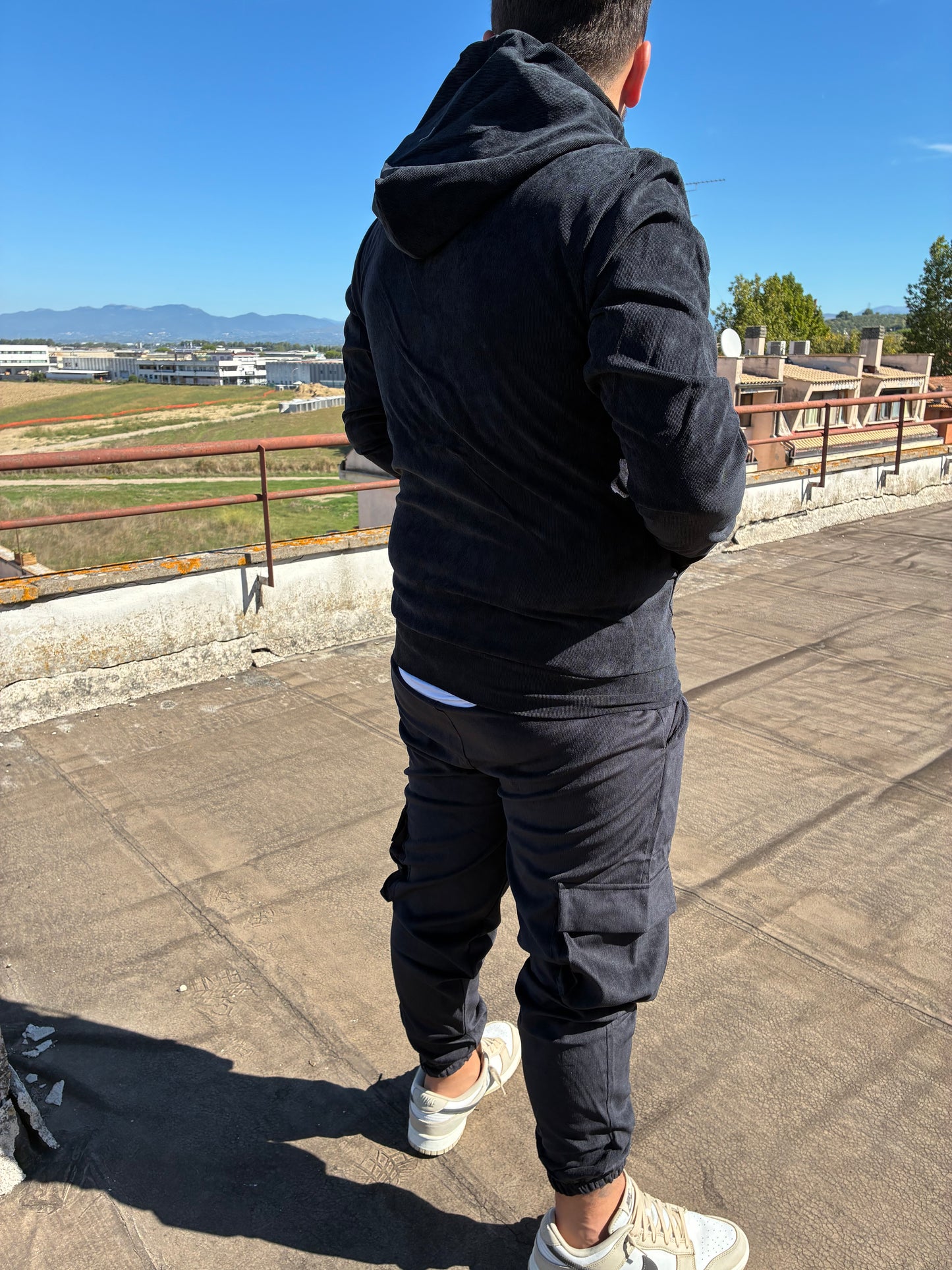 Completo in velluto felpa e pantalone cargo